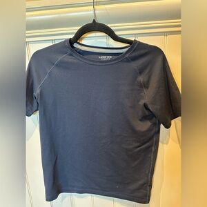 LANDS’ END Boys Size 10-12 Medium Black Short Sleeve Tee Shirt.